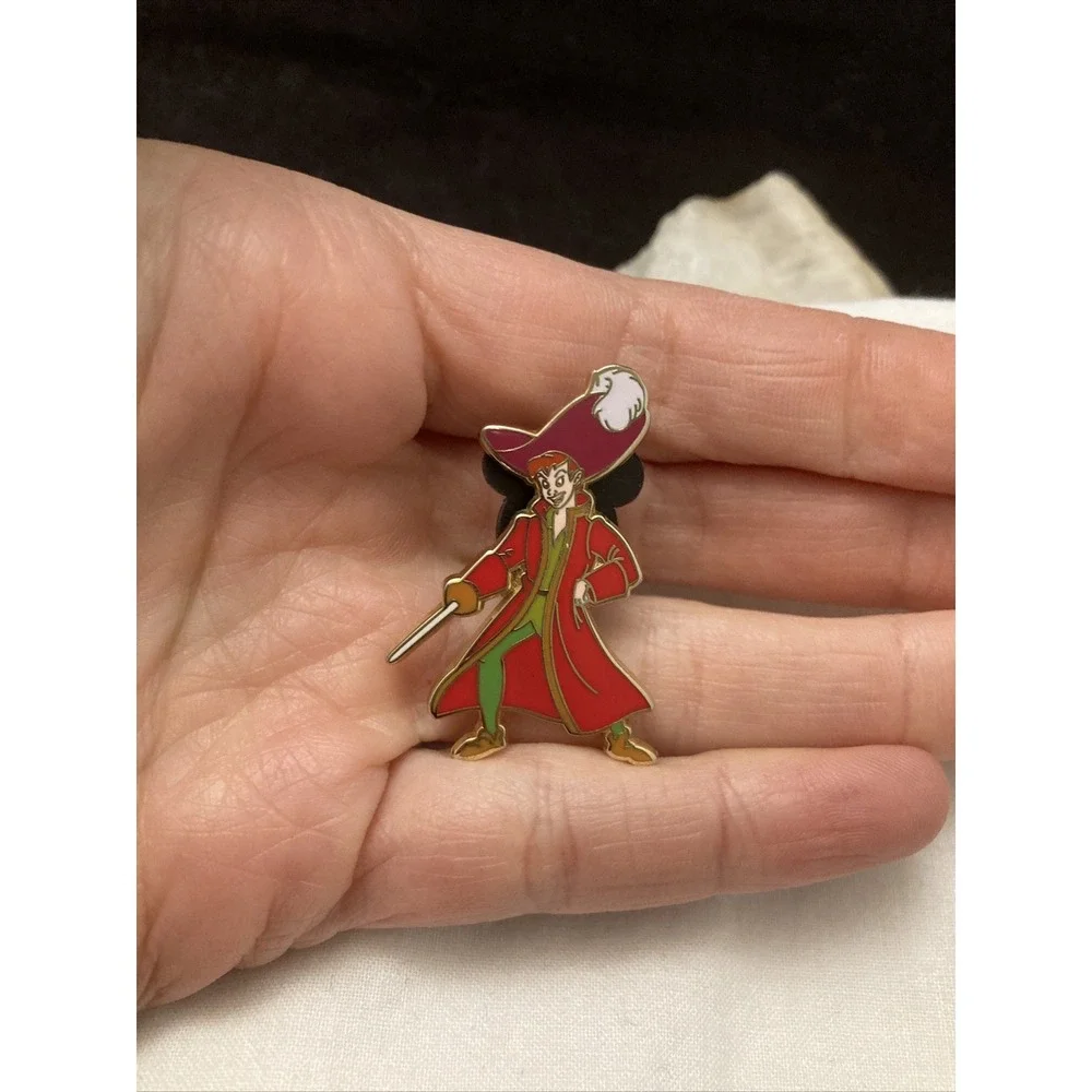 Disney‎ Pin Captain Hook LE 500 Peter Pan Villain Red Coat Sword Limited Edition